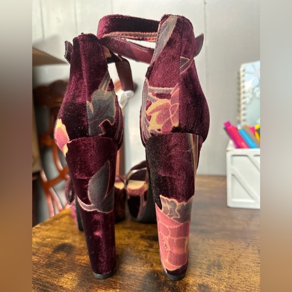 Floral Velvet Platform Heels - Picture 3 of 6